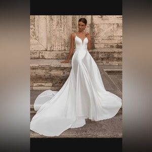 V neck satin wedding dress